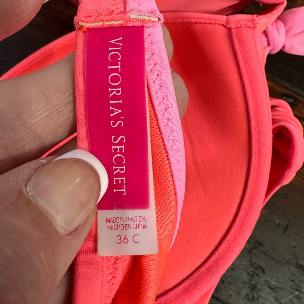 Victoria’s Secret bikini - Picture 3 of 3